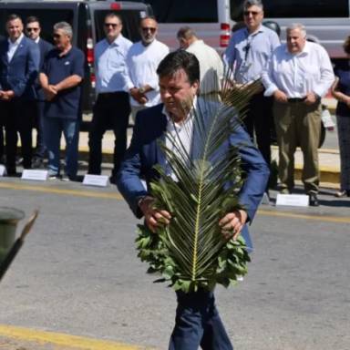 Με επιμνημόσυνη δέηση και κατάθεση στεφάνων από τις Αρχές τιμήθηκε η μνήμη των Αντιστασιακών στο σαμποτάζ του αεροδρομίου Ηρακλείου τον Ιούνιο του 1942
