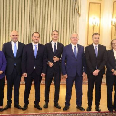 Ορκίστηκαν τα νέα μέλη της κυβέρνησης μετά τον ανασχηματισμό
