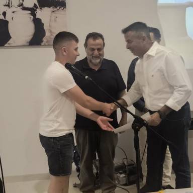 Απονεμήθηκαν τα πιστοποιητικά επιτυχούς ολοκλήρωσης της εκπαίδευσης στους 20 σπουδαστές της Σχολής Κεραμικής στο Θραψανό