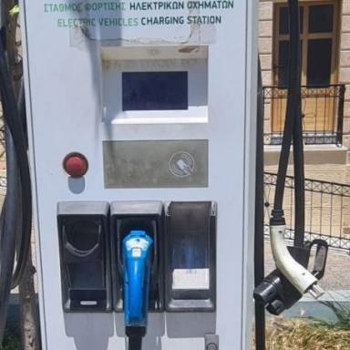 Ρέθυμνο: Εκτός λειτουργίας οι ηλεκτρικοί φορτιστές μετά από βανδαλισμό