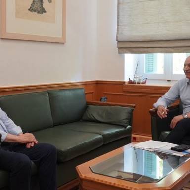 Συνάντηση του Δημάρχου Βιάννου Παύλου Μπαριτάκη με τον Περιφερειάρχη Κρήτης Σταύρο Αρναουτάκη