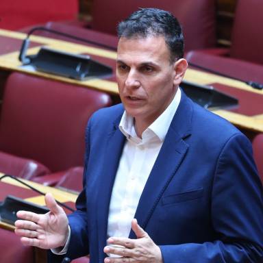 Ο Γ. Καραμέρος παραιτήθηκε από βουλευτής του ΣΥΡΙΖΑ