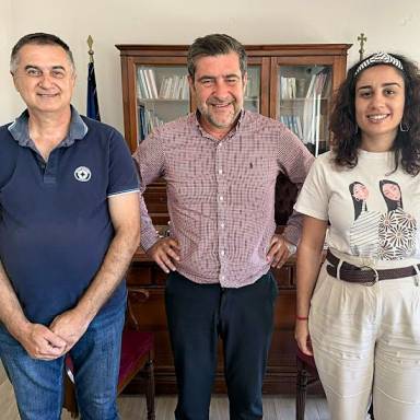 Δύο νέα επιστημονικά στελέχη αναλαμβάνουν υπηρεσία στην Π.Ε. Λασιθίου Υποδοχή από τον Αντιπεριφερειάρχη Γιάννη Ανδρουλάκη