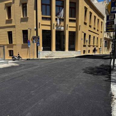Εργασίες ανύψωσης φρεατίων στην οδό Κορωναίου την Κυριακή 12 Ιουλίου