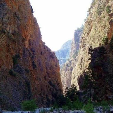 Συναγερμός στα Χανιά: Σε εξέλιξη έρευνες για τον εντοπισμό 65χρονου στη Σαμαριά