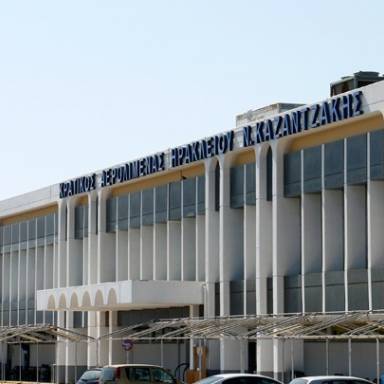 Σχεδόν 900.000 αφίξεις στο αεροδρόμιο Ηρακλείου τον Ιούλιο – Πρώτη η Γερμανία, άνοδος από Πολωνία και Ισραήλ