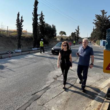 Στα έργα οδικής ασφάλειας στο ΙΤΕ και ανάπλασης της πλατείας Ελευθέρνης ο Δήμαρχος Ηρακλείου Αλέξης Καλοκαιρινός 