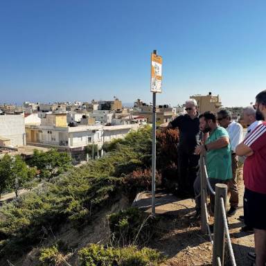 Στις εργασίες πρασίνου στα πρανή των Ενετικών Τειχών ο Δήμαρχος Ηρακλείου Αλέξης Καλοκαιρινός