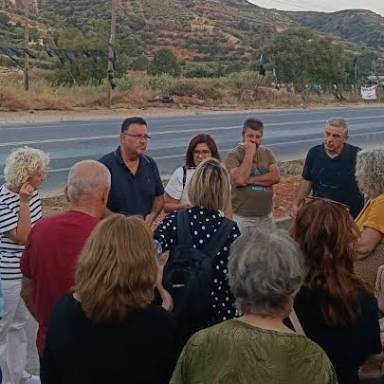 Συνάντηση κλιμακίου του ΚΚΕ με κατοίκους των Αθανάτων για τη δημιουργία δομής μεταναστών