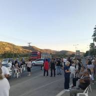 Κλιμάκιο της Κ.Ο Ηρακλείου του ΚΚΕ, στην κινητοποίηση των κατοίκων των Αθανάτων , ενάντια στην κλειστή δομή μεταναστών- προσφύγων