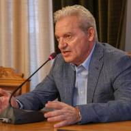 Καλοκαιρινός: Να δοθεί ένα χρονικό περιθώριο αναζήτησης εναλλακτικής λύσης για δομή μεταναστών στο Ηράκλειο