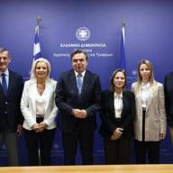 Συνάντηση του ΥπΑΑΤ Μ. Σχοινά με τις επτά Αποκεντρωμένες Διοικήσεις