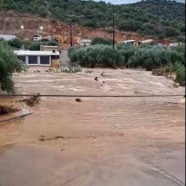 Κρήτη: Συνεχίζονται τα προβλήματα στο οδικό δίκτυο λόγω κακοκαιρίας – Πού έχει διακοπεί η κυκλοφορία