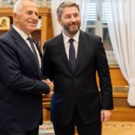 Στο ΠΑΣΟΚ εντάχθηκε ο Βουλευτής Ευάγγελος Αποστολάκης