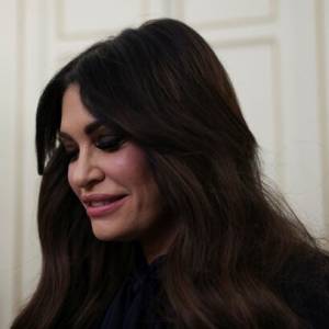 Λευκός Οίκος: Ο πρόεδρος Τραμπ ζήτησε από την Κίμπερλι Γκιλφόιλ να παραιτηθεί από πρέσβης
