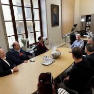 Το νέο Διοικητικό Συμβούλιο του Σωματείου Εργαζομένων ΔΕΠΑΝΑΛ στον Δήμαρχο Ηρακλείου 
