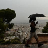Καιρός το Σάββατο: Καταιγίδες, χιόνια και πτώση θερμοκρασίας