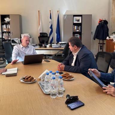 Συνάντηση  του Δημάρχου Ηρακλείου με τους επικεφαλής των Δημοτικών παρατάξεων για το ιδιοκτησιακό καθεστώς  και την αξιοποίηση της έκτασης του αεροδρομίου «Νίκος Καζαντζάκης»