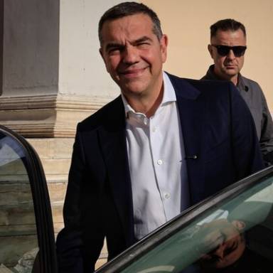 Στη Θεσσαλία ο Τσίπρας με σύμμαχο τη νεολαία – Το μήνυμα για την επόμενη μέρα της πολιτικής σκηνής