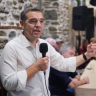«Τσίπρας κατά Μητσοτάκη και Αυγενάκη: Καταγγελίες για πελατειακό σύστημα και διασπάθιση επιδοτήσεων»