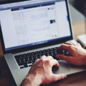 Εκατομμύρια απόπειρες χάκινγκ σε υπηρεσίες και εταιρείες – Συναγερμός για τα κενά ασφαλείας στη γλώσσα PHP