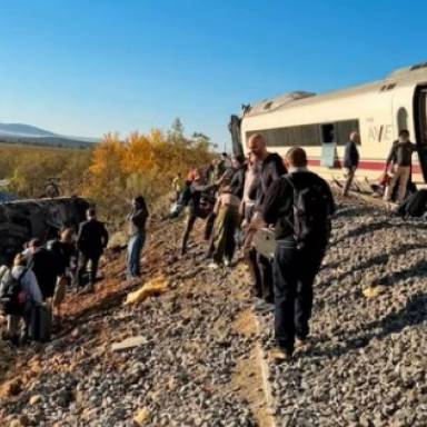 Ισπανία: Πολύνεκρη σύγκρουση τρένων υψηλής ταχύτητας – Φόβοι για περισσότερα θύματα