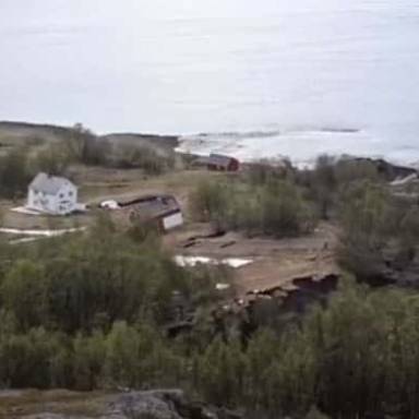 Νορβηγία: «Τσουνάμι» λάσπης σπρώχνει σπίτια στη θάλασσα